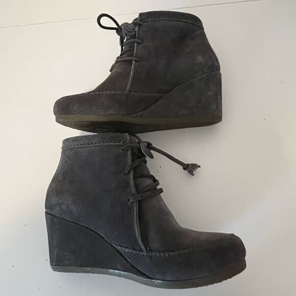 Boden Gray Suede Ankle Boot 2 3/4 In Wedge Heel Suede Tassel Laces US 7, EU 38 - Picture 1 of 10